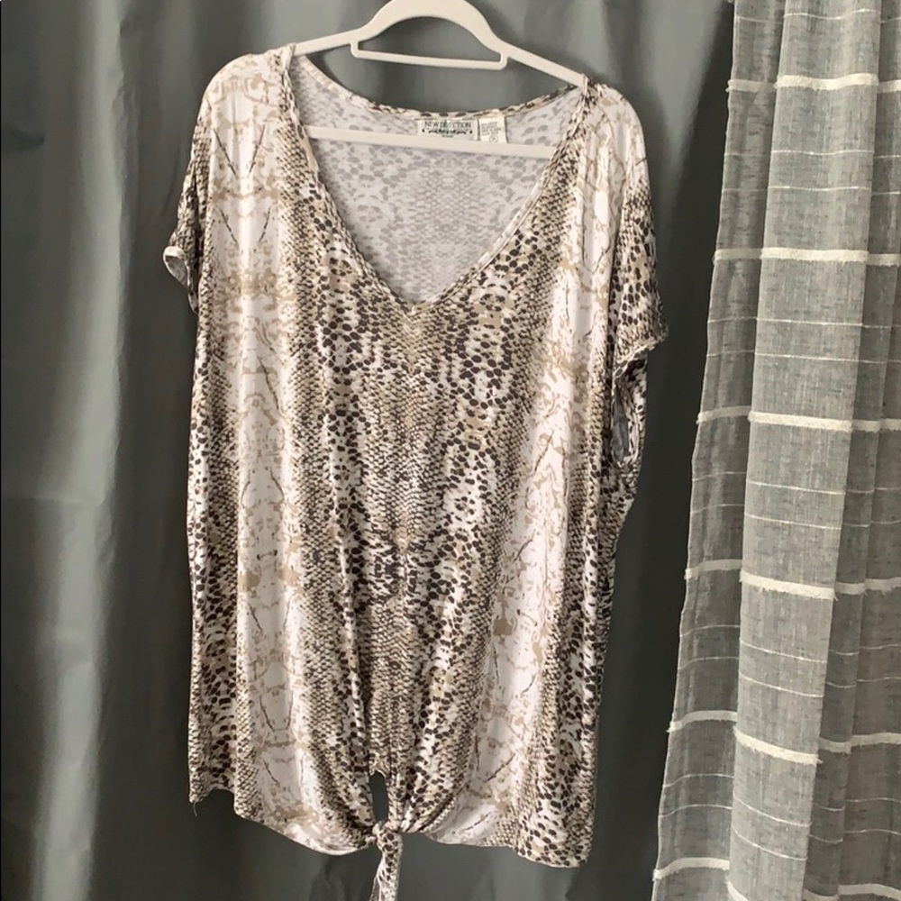 Knot front snakeskin top